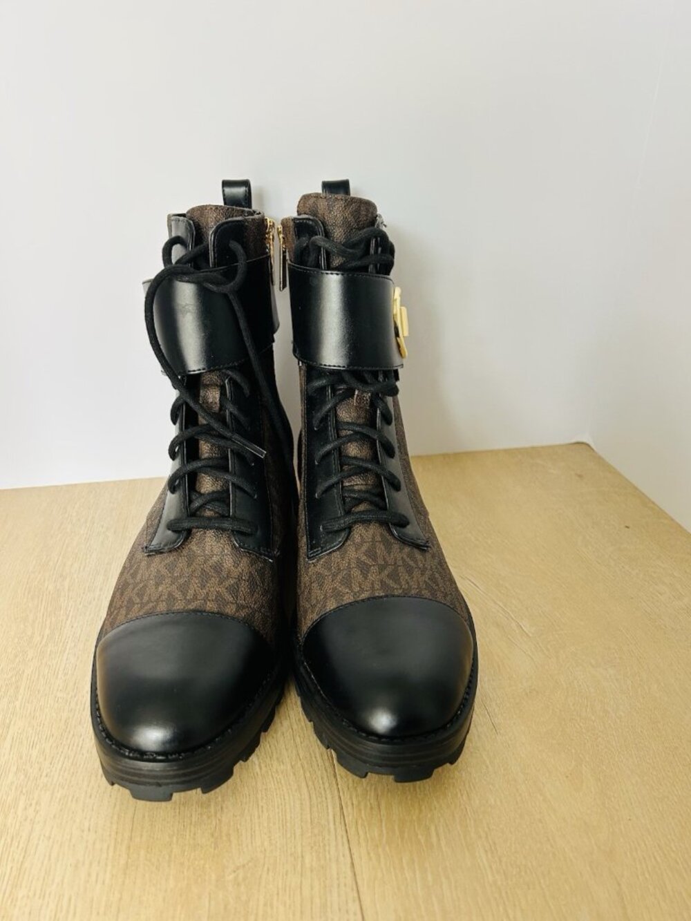 Michael Kors Ankle Combat Boots New Size 9 Women Brown Black - Picture 2 of 8